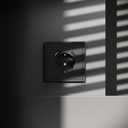 Розетка встраиваемая VOLTUM S70 с заземлением и защитными шторками, с USB, A+С, (черный матовый) VLS040508