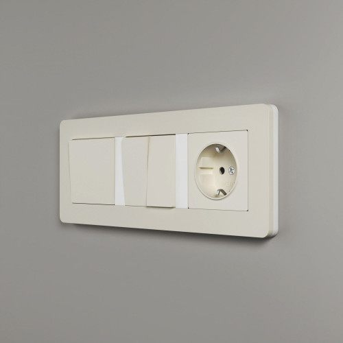 Купить Рамка из поликарбоната на 3 поста Split айвори/белый, soft-touch в rum24.ru фото: 8